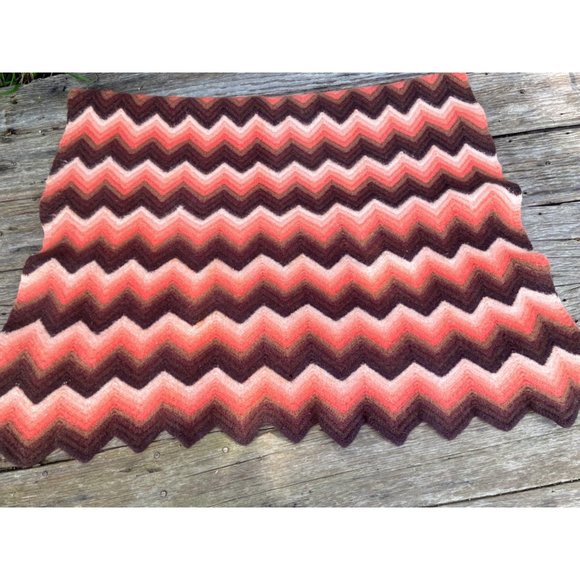 Vintage Chevron Wool Small Crochet Afghan Lapghan Orange Brown Retro - Picture 11 of 13
